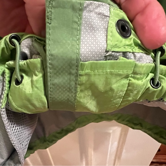 Marmot women’s size Large light green unlined hooded jacket. Very good condition - Picture 8 of 13